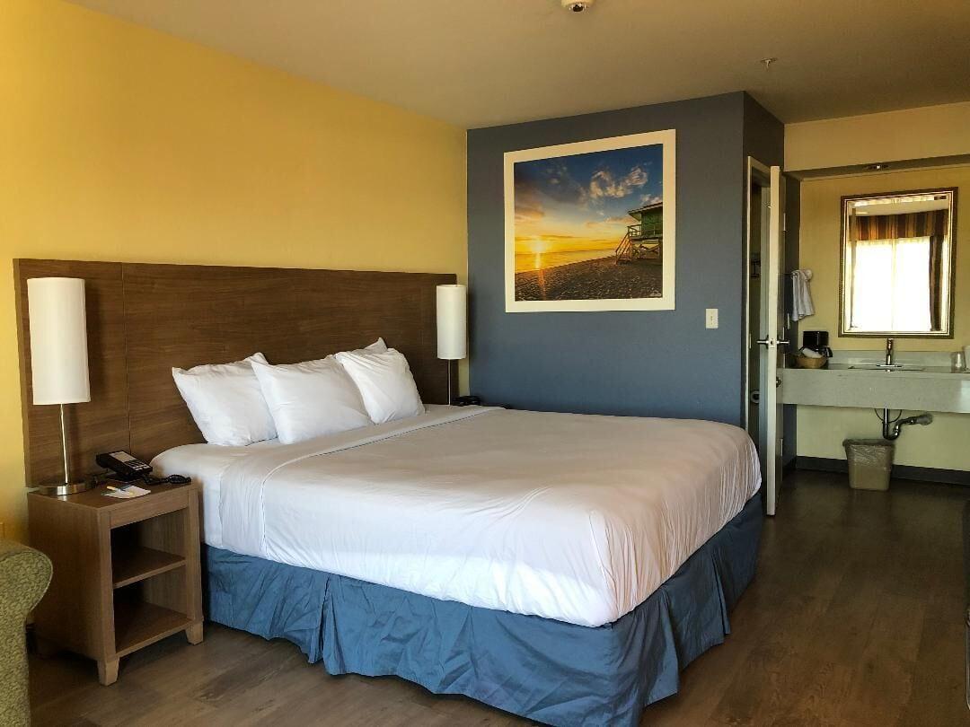 Days Inn By Wyndham Hayward Airport Exteriör bild