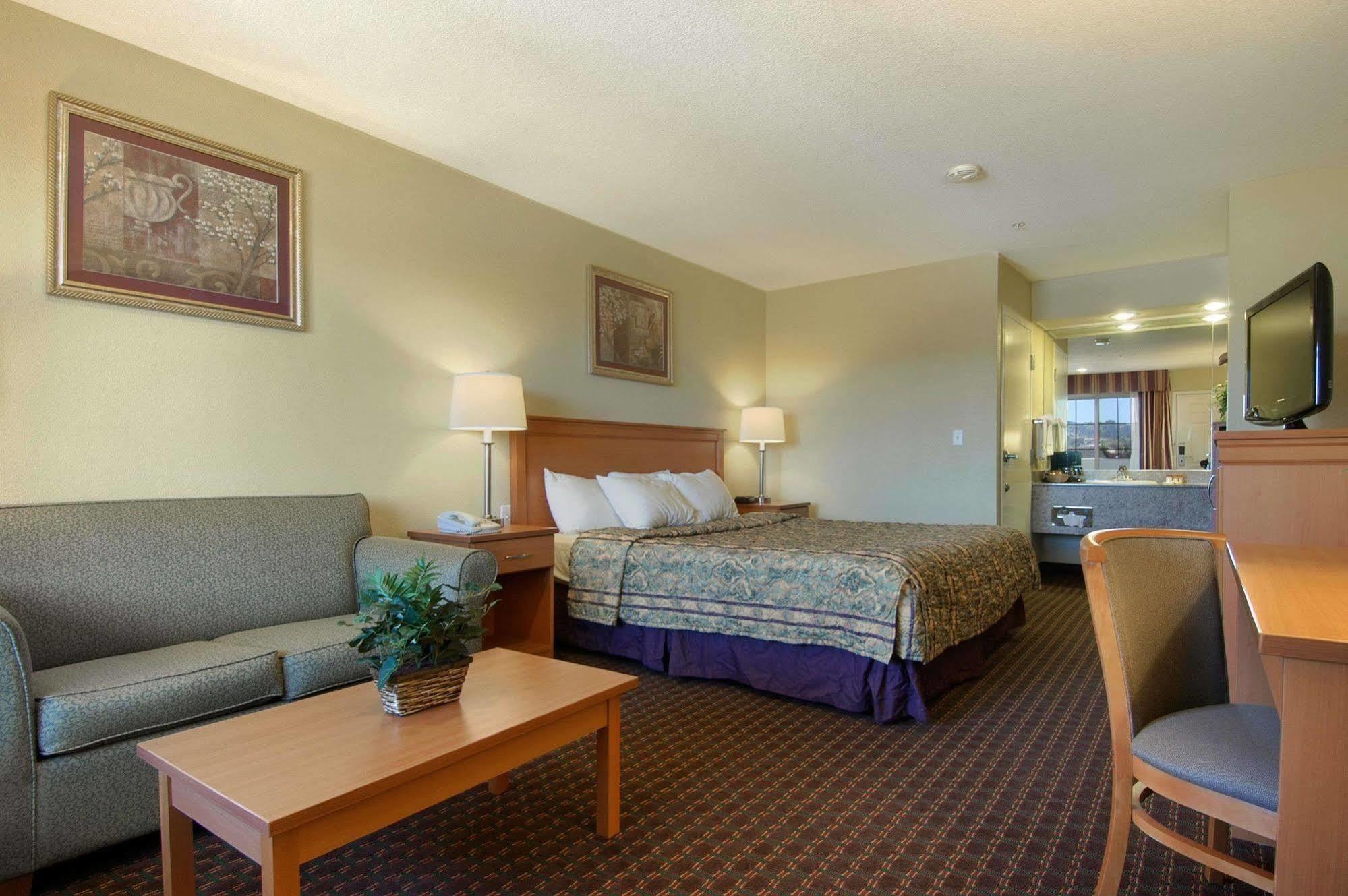 Days Inn By Wyndham Hayward Airport Rum bild